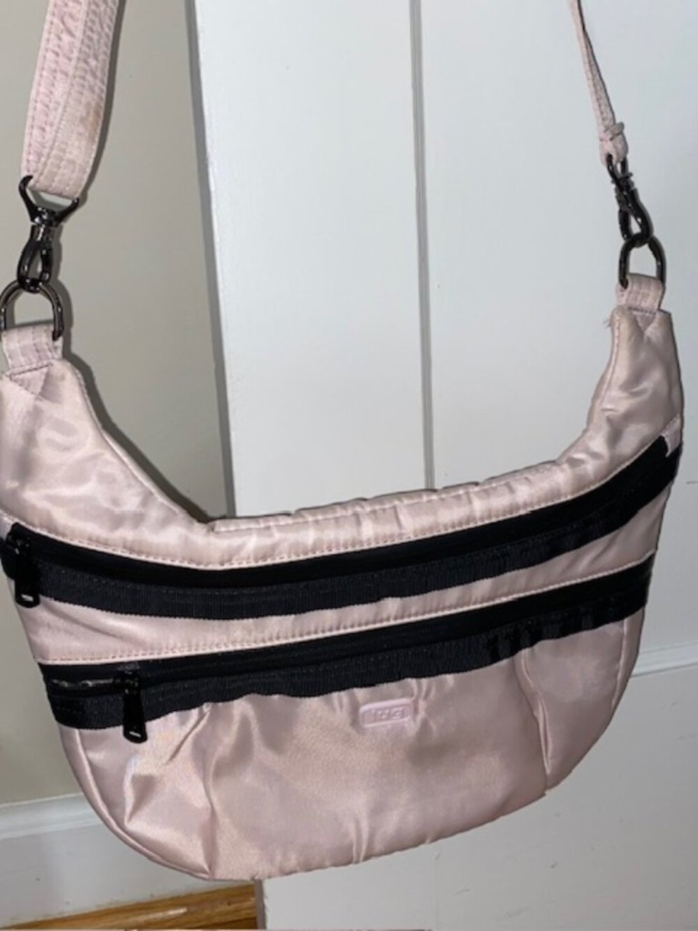 MUST SELL! Lug Hippy Crossbody - powder pink